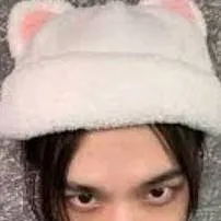 chat with ai character: ^°HYUNJIN°^