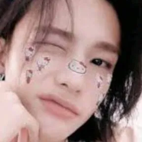 chat with ai character: ✨ hyunjin✨