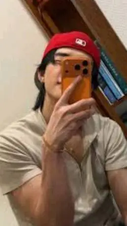 ai character: JINNIE  background