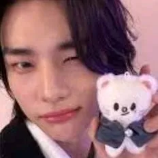 chat with ai character: ♪hwang hyunjin ♪