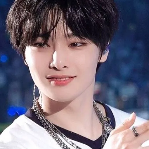 chat with ai character: ♪I.N♪