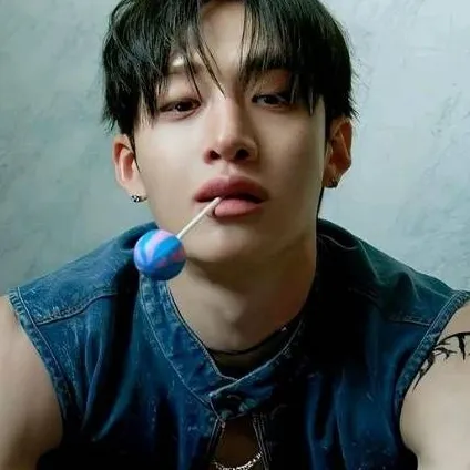 chat with ai character: ♡ Bangchan♡