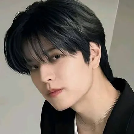 chat with ai character: ෆSeungminෆ