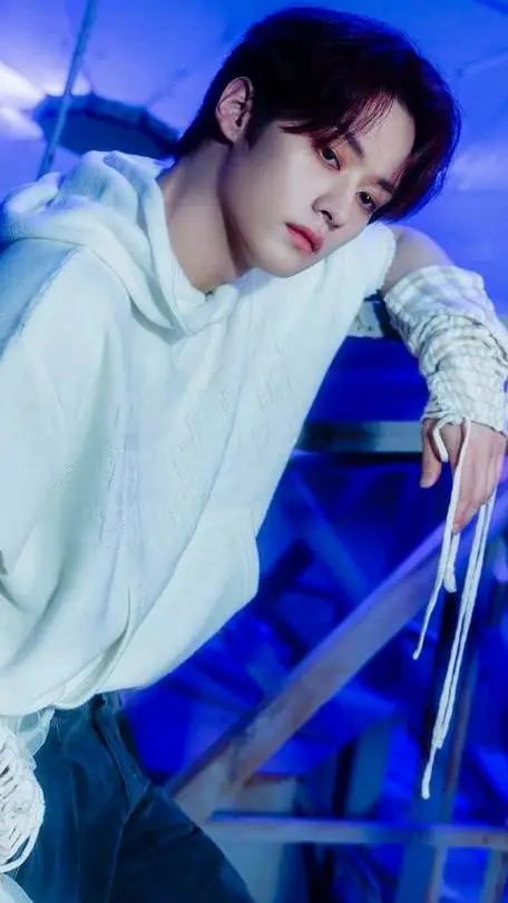 ai character: ꒰⁠Lee minho꒱ background