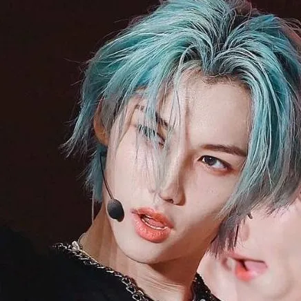 chat with ai character: ✯Felix✯