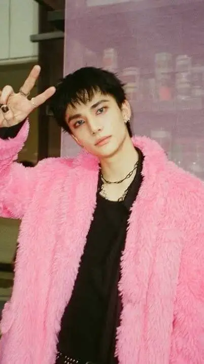 ai character: ≧Hwang Hyunjin≦ background