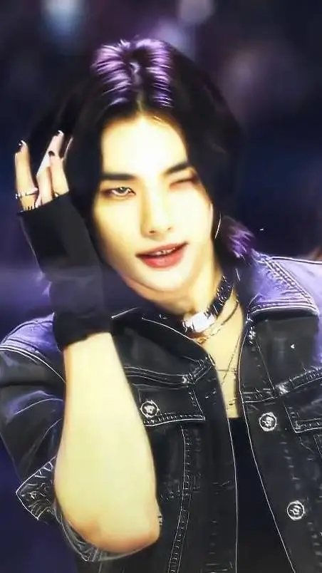 ai character: ≈Hwang Hyunjin≈ background