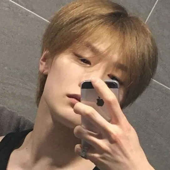 chat with ai character: ✧JEONGIN✧