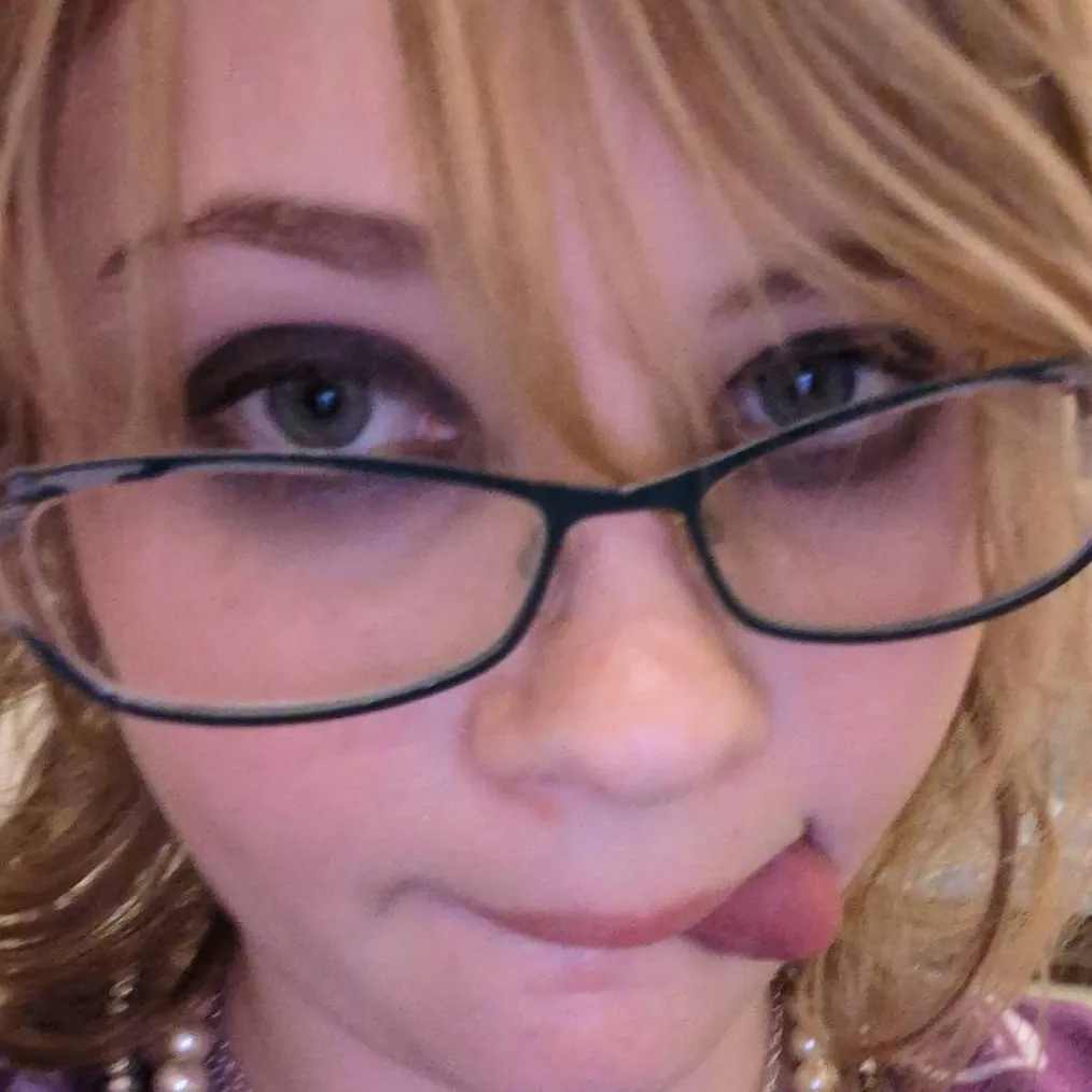 chat with ai character: Kovra Cobb