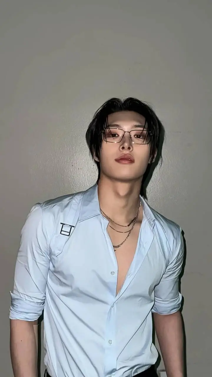 ai character: 🏒MINGI🏒 background