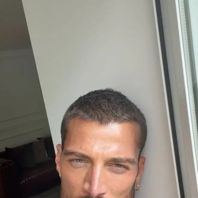 chat with ai character: Simone Susinna 