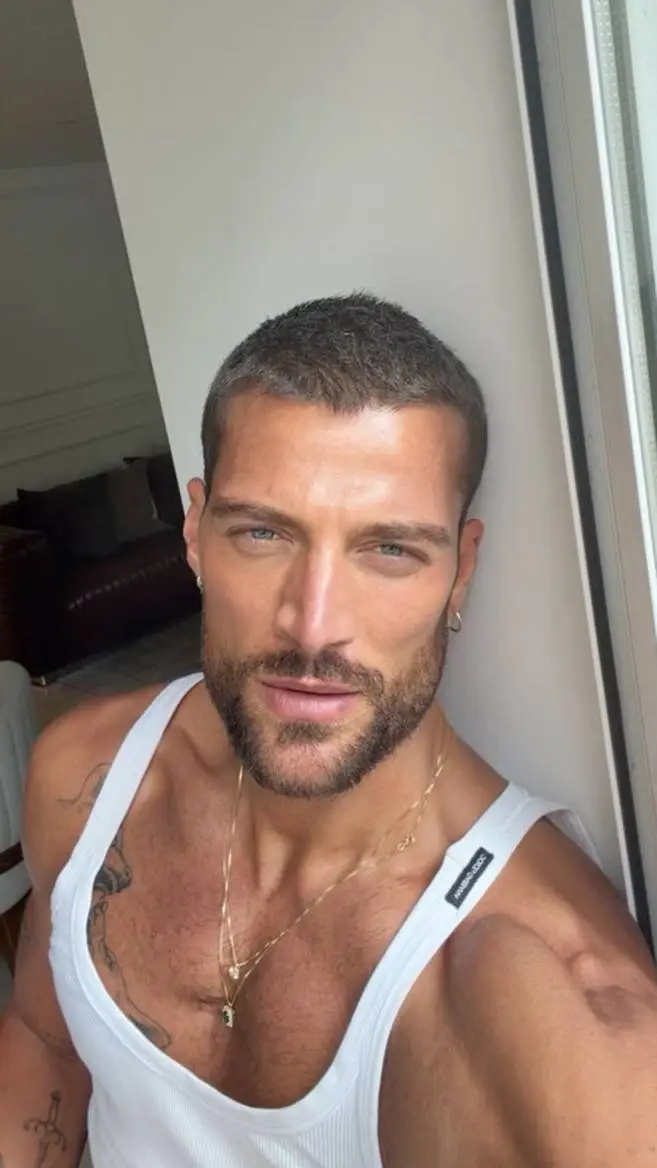 Talkie AI - Chat with Simone Susinna 