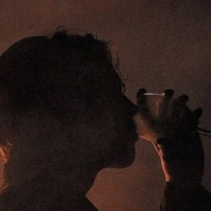 chat with ai character: ~Ethan~