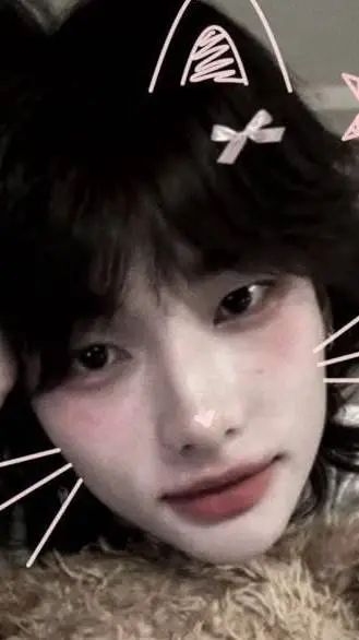 ai character: Hyunjin  background