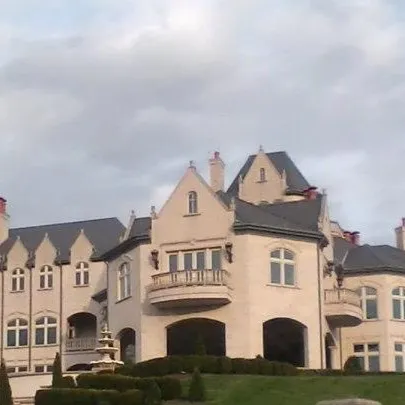 chat with ai character: Marquez sisters 