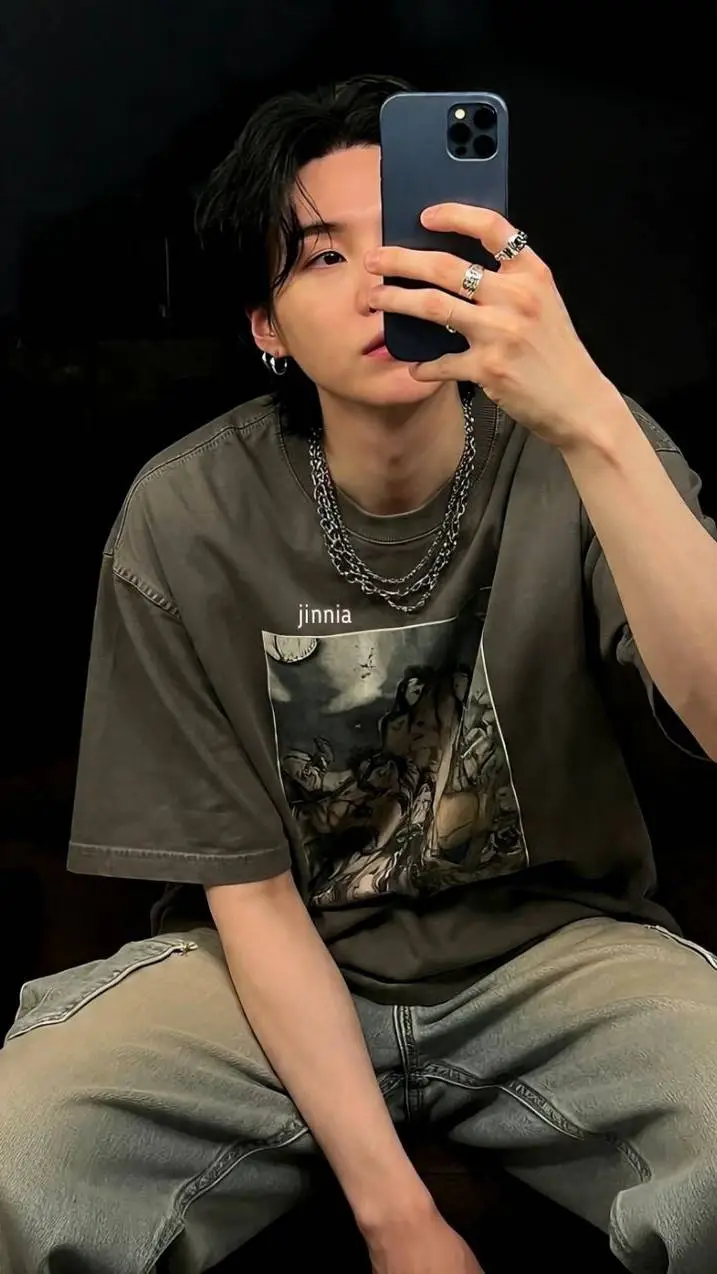 ai character: Suga  background