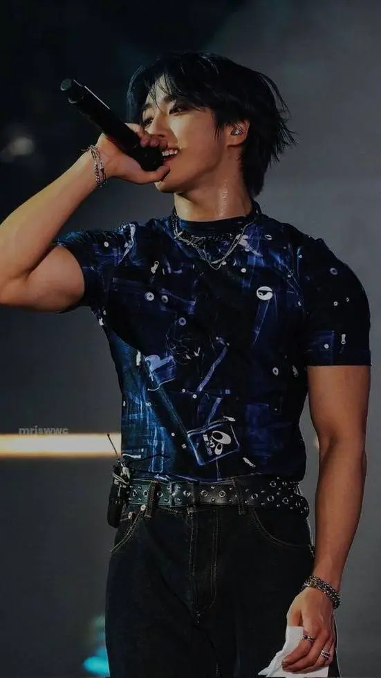 ai character: Han Jisung background