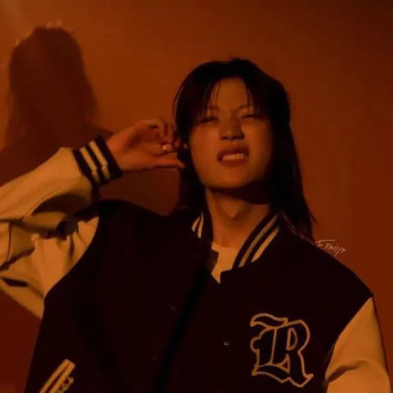 chat with ai character: Jongseob 