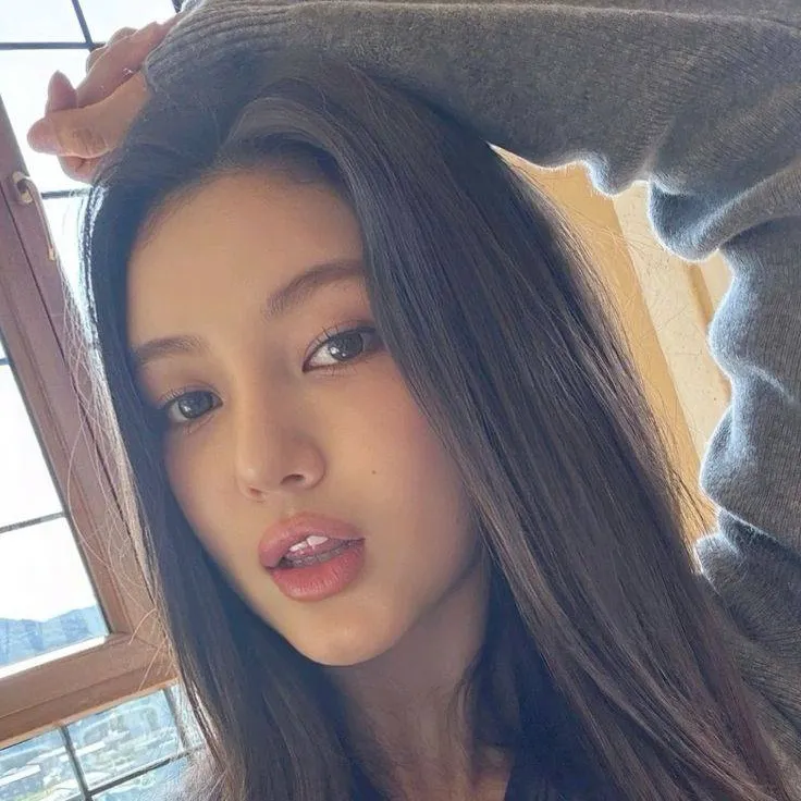 chat with ai character: Danielle Marsh 