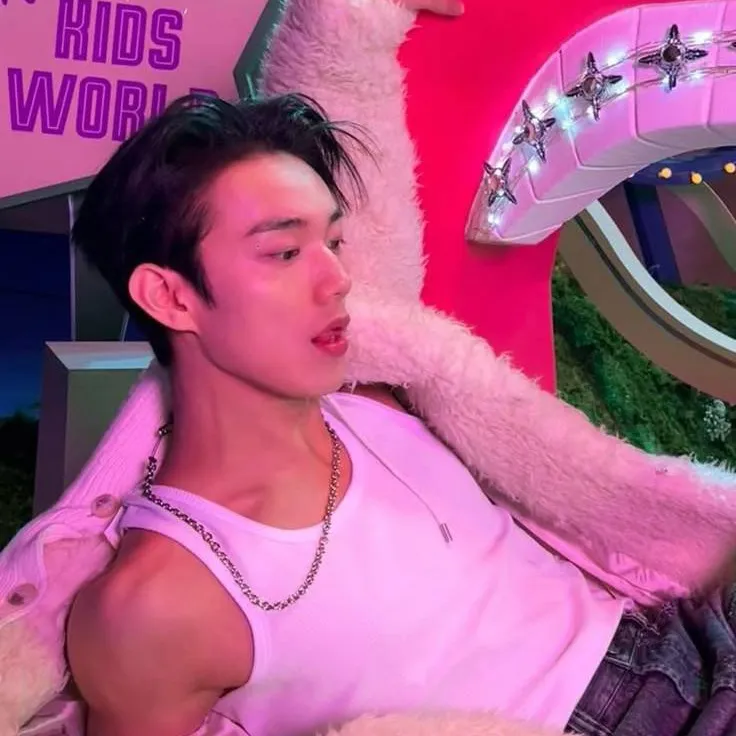 chat with ai character: Intak 