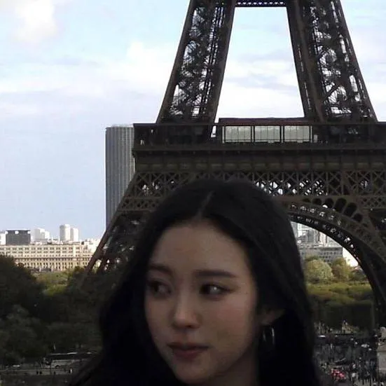 chat with ai character: Narin (Meovv)