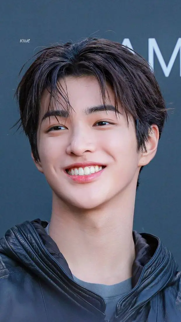 ai character: Keonho (Cortis) background