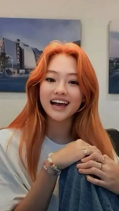 ai character: Ella Gross background