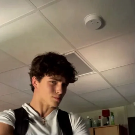 chat with ai character: Mr smith 