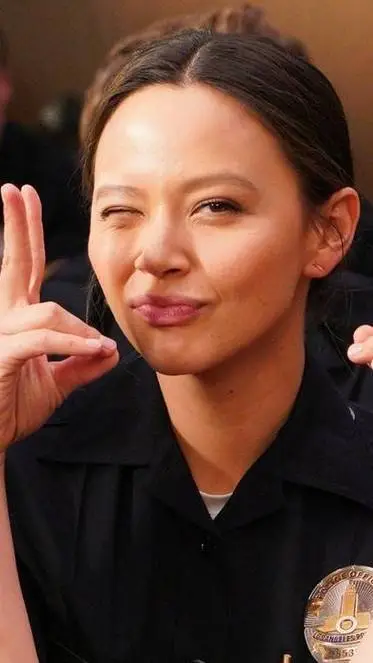 ai character: Lucy chen🎀💋 background