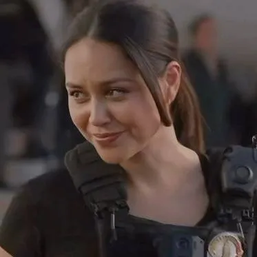 chat with ai character: The rookie 