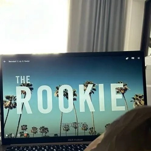 chat with ai character: THE ROOOKIIIIEERRE