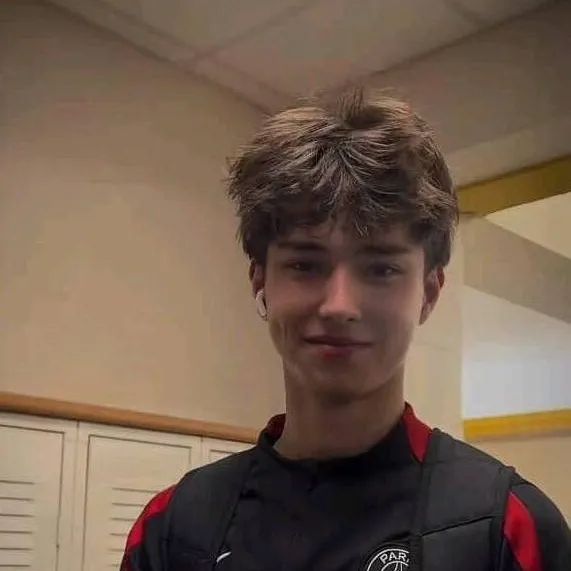 chat with ai character: Arthur