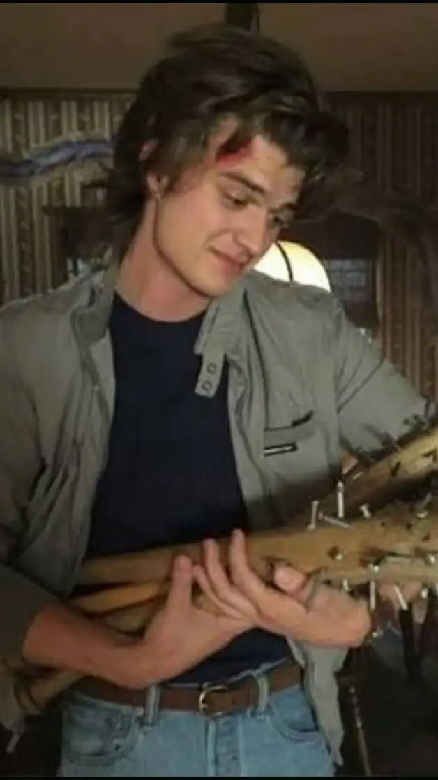 ai character: Steve Harrington background