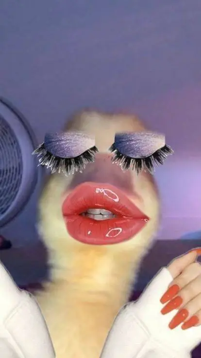 ai character: mama  background