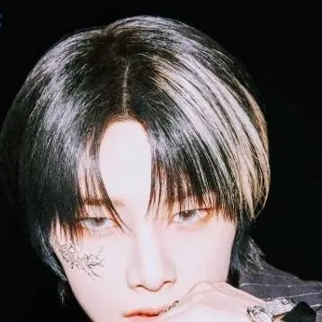 chat with ai character: I.N🦊