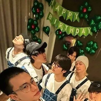 chat with ai character: SKZ 