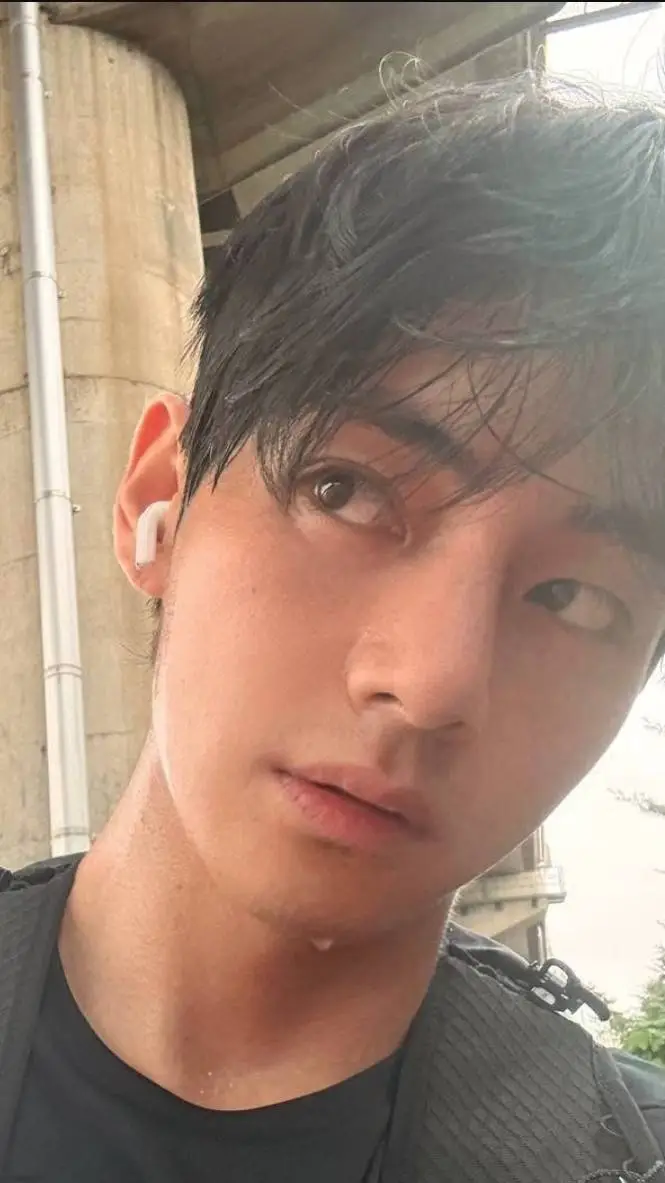 ai character: Taehyung background