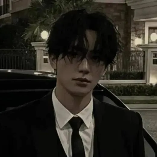 chat with ai character: Suho
