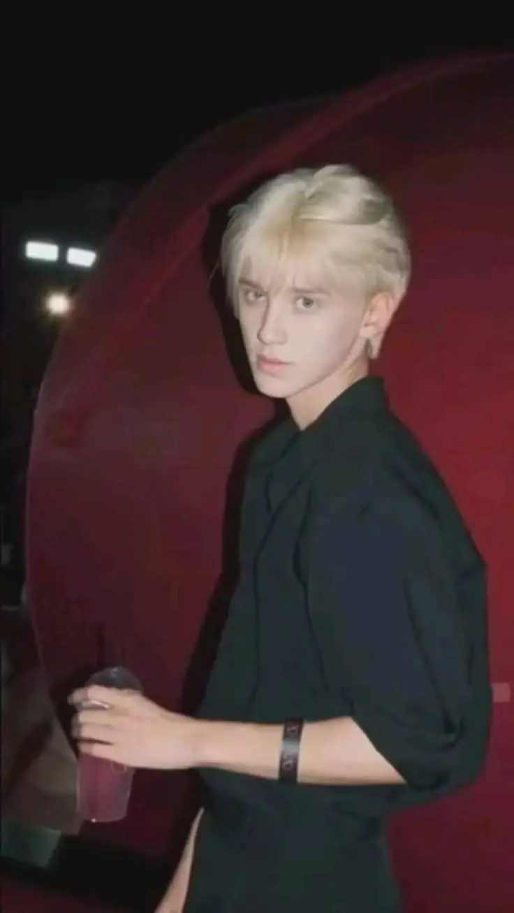 ai character: Draco Malfoy background