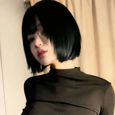 chat with ai character: Mochi