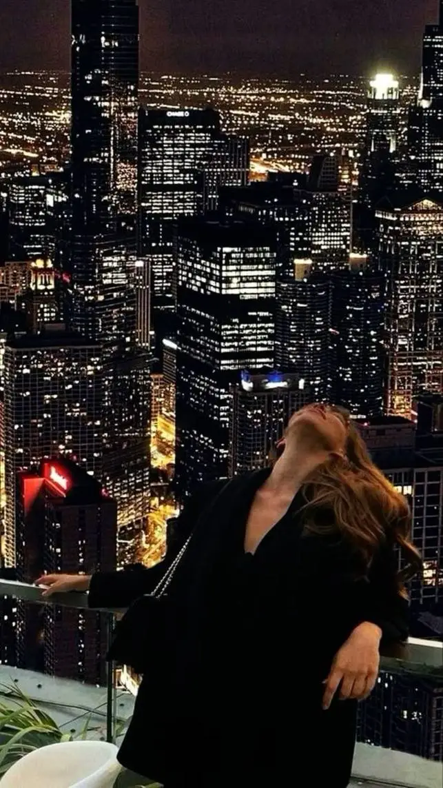 ai character: Mercy_Shelovesu background