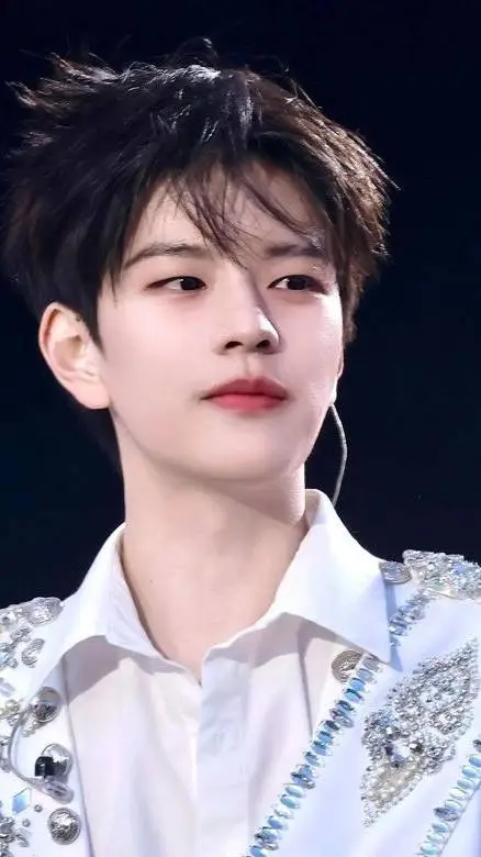 ai character: Кимсынмин background