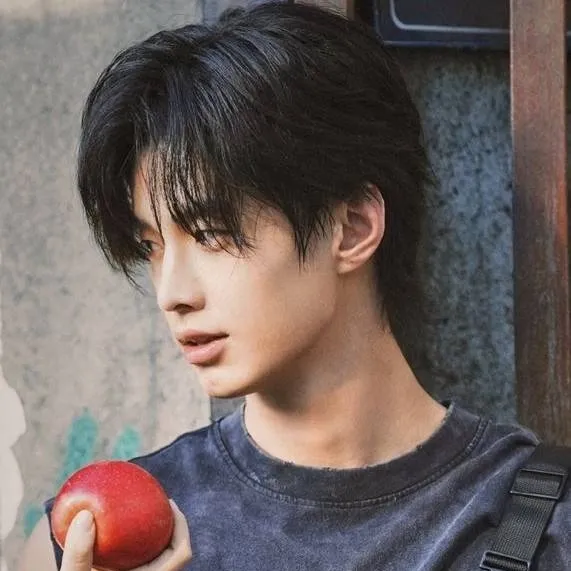 chat with ai character: Дзиньжао