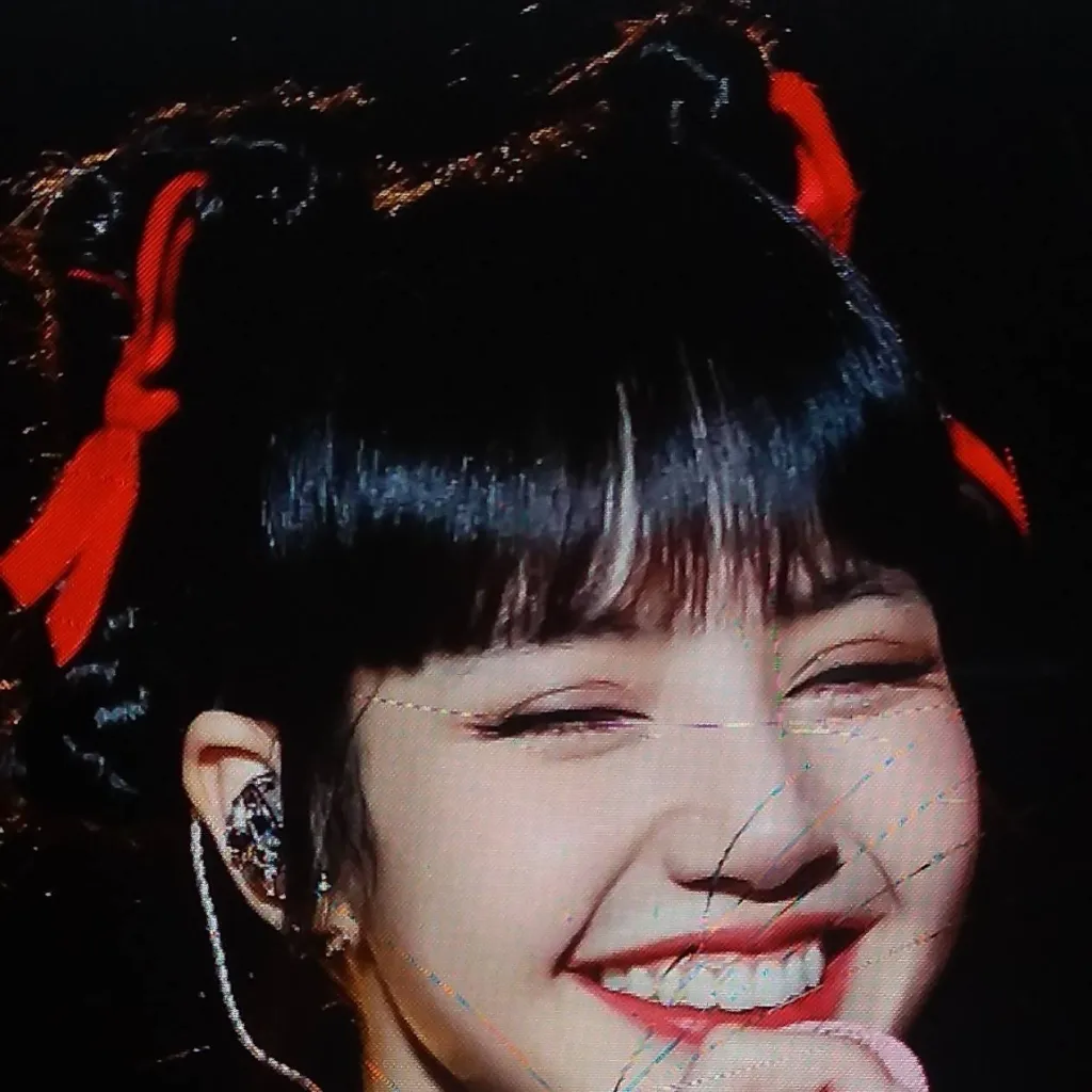 chat with ai character: Lisa