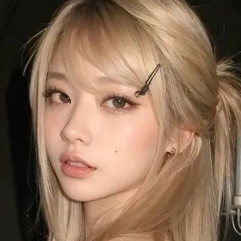 chat with ai character: Collette 