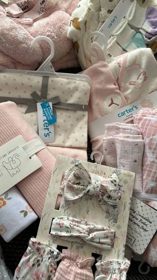 ai character: tu embarazada  background