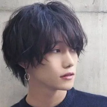 chat with ai character: Riku