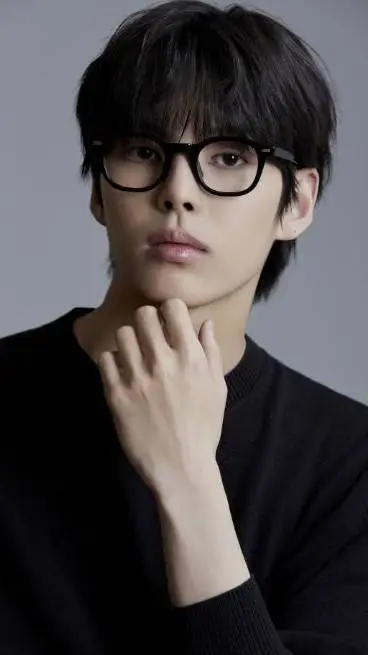 ai character: Park Yoon-ho background