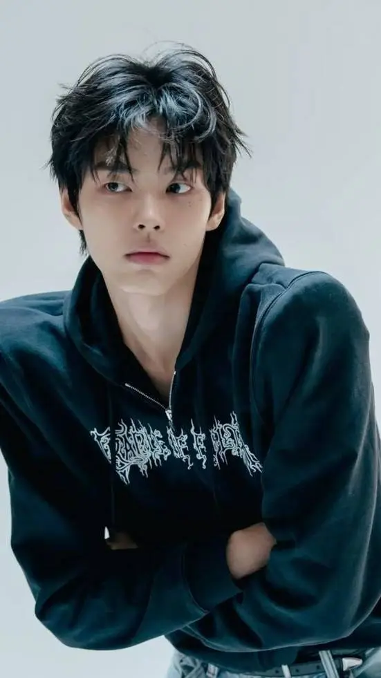 ai character: park gyu-jin  background