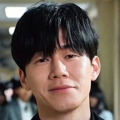 chat with ai character: na hwa-jin 